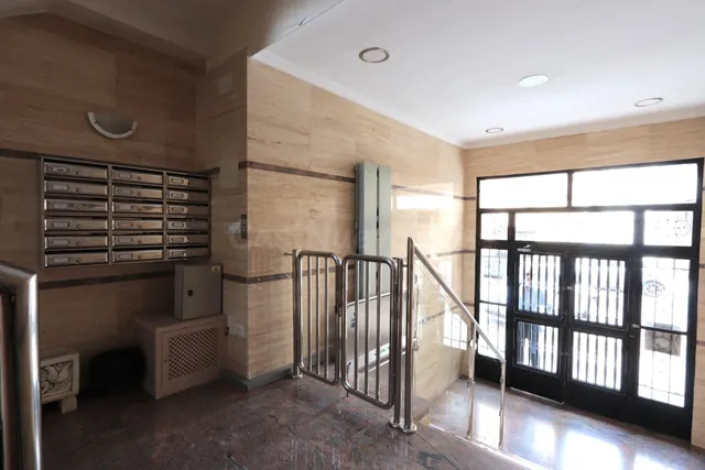 Estupendo piso alto próximo a Plaza de España de 4 dormitori - foto 3