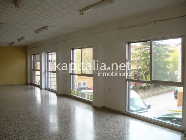 Excelente local comercial a la venta en Bocairent — 3