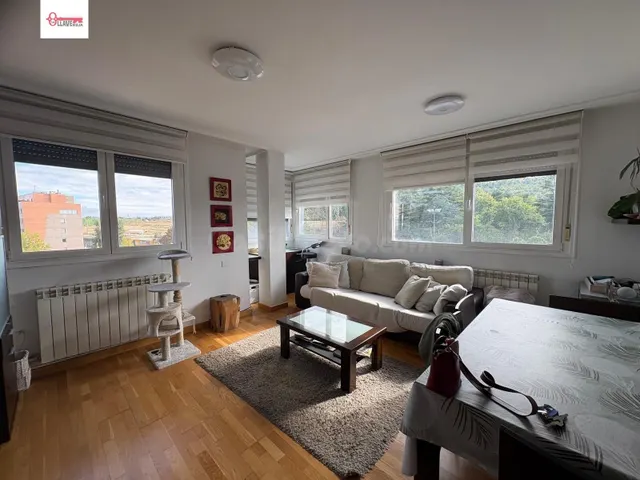 Luminoso Piso Seminuevo en Fuentecillas, Burgos - €248,000 — 2