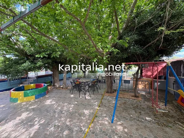 ESTUPENDO CHALET A LA VENTA CON LUZ Y PISCINA A TAN SOLO 5 M - foto 4