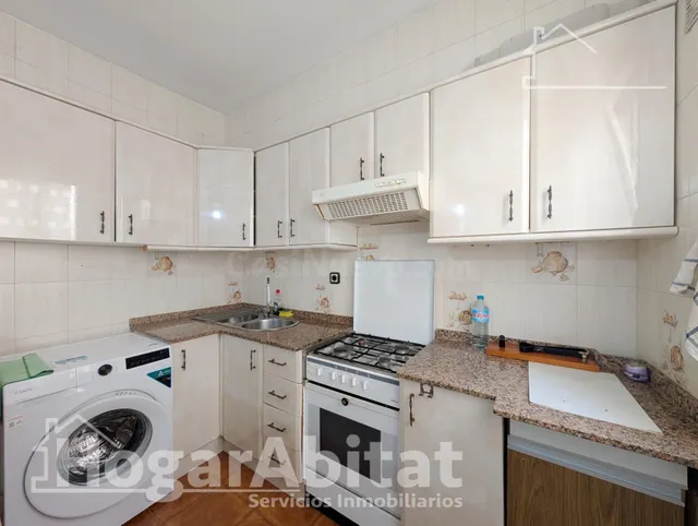 Luz natural y excelente ubicación en este piso exterior con  - foto 4