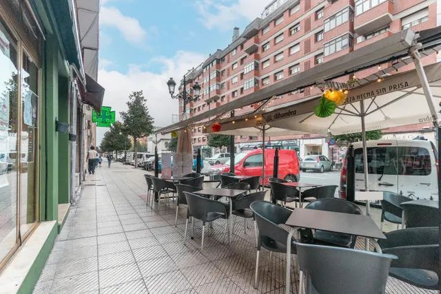 Oportunidad de Traspaso: Bar Restaurante en Funcionamiento en Oviedo — 32
