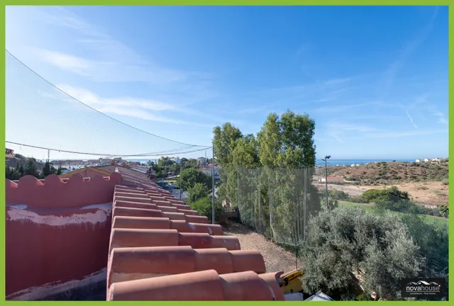 CHALET ADOSADO CON VISTAS AL CAMPO DE GOLF — 26