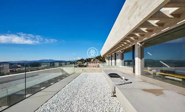 El carácter de la piedra natural con vistas de vértigo en alquiler en Lloret de Mar — 49
