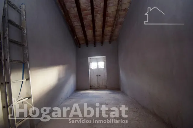 AMPLIA CASA CON 2 TERRAZAS Y GARAJE — 31