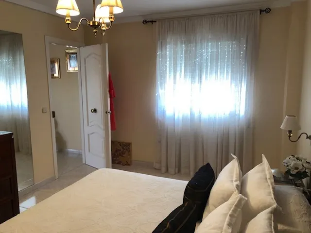 Edificio con piso dúplex y local en planta baja en el centro de Alhaurin de la Torre. — 30