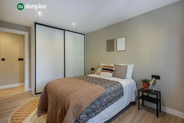 PISO REFORMADO JUNTO AVENIDA CADIZ — 18