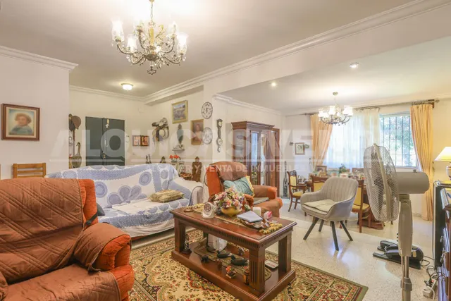 ¡Gran Oportunidad de Inversión! Parcela urbana de 2.400 m2 segregable en 3 parcelas de 800 m2 con chalet existente en Urb. Santa Genoveva — 16