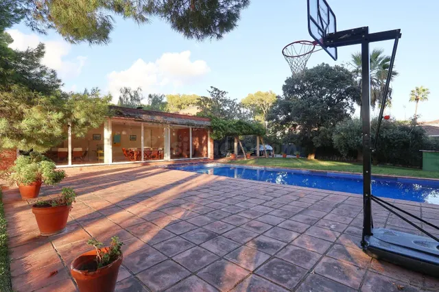Dos viviendas independientes y piscina compartida - foto 4