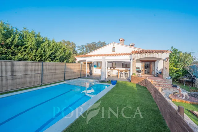 Villa reformada con piscina privada en Can Carbonell, Caldes