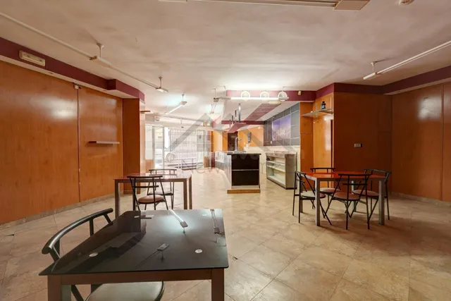 ¿Buscas el local perfecto en Llíria? Propiedad con un potenc - foto 5