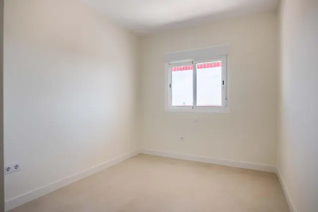 Piso reformado con espectaculares vistas de Sevilla, piscina y garaje doble en Mairena del Aljarafe — 40