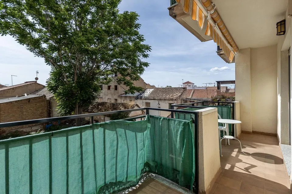 Piso en venta en Santa Fe con garaje y terraza.