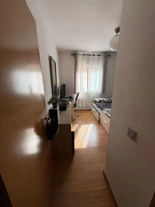 Se alquila estupendo piso en Teatinos — 2