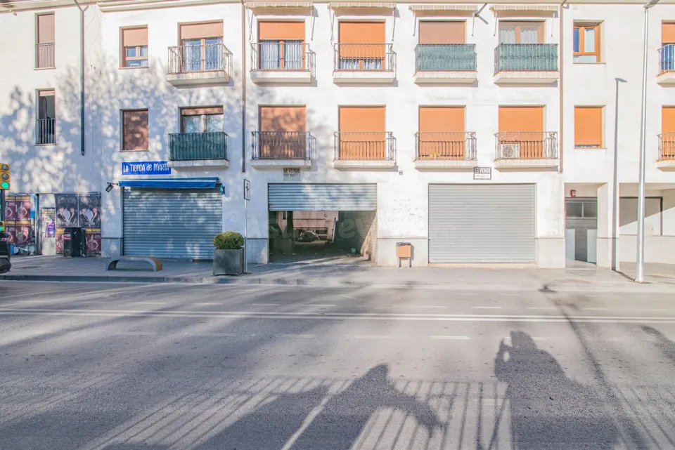 LOCAL EN BRUTO EN OGÍJARES CON POSIBILIDAD DE CAMBIO DE USO A VIVIENDA