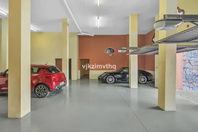 Chalet 5 habitaciones 761m² en venta - Costa del Sol — 38