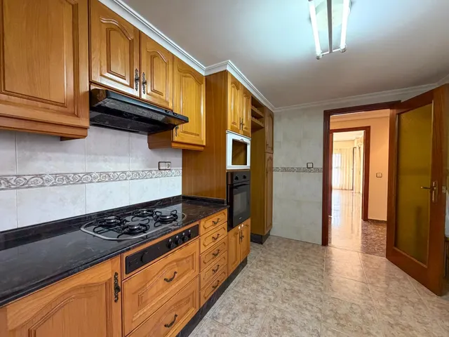 Piso de 4 habitaciones en alquiler en barrio Beteró — 29