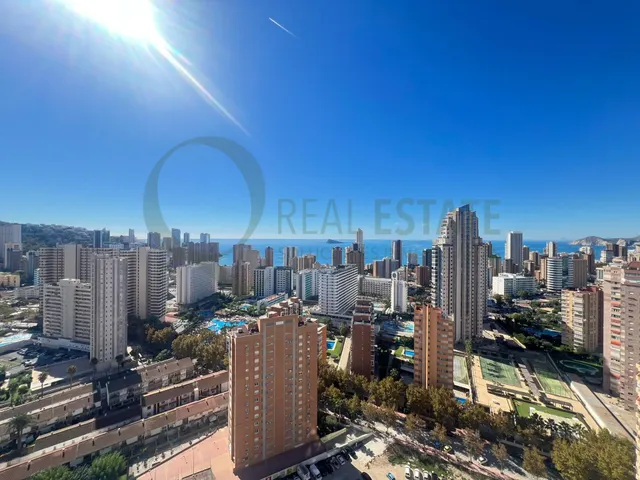 Espectacular piso en planta 27 con vistas panorámicas y ubicación privilegiada — 32