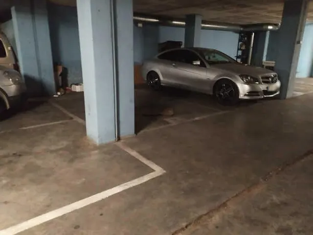 Plaza de aparcamiento para coche en Santa Eugenia — 7