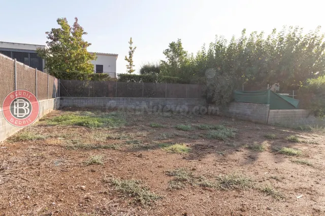 Terreny urbà totalment pla de 465 m2 a Els Hostalets de Pier - foto 4