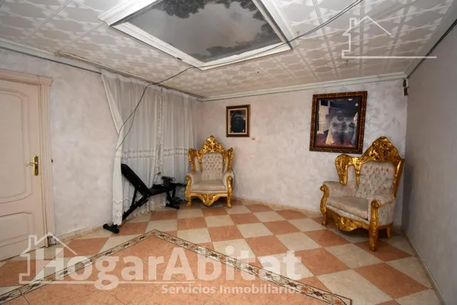 AMPLIA CASA CON GARAJE Y GRAN TERRAZA Y UNA SEGUNDA VIVIENDA — 27