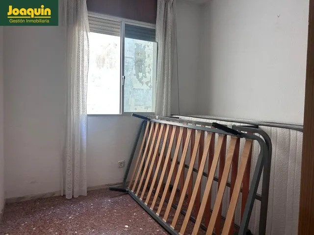 Amplio piso de 123 m2 con terraza y gran potencial en Santa Rosa — 8