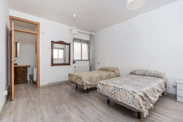 PISO JUNTO CAMINO DE RONDA — 19