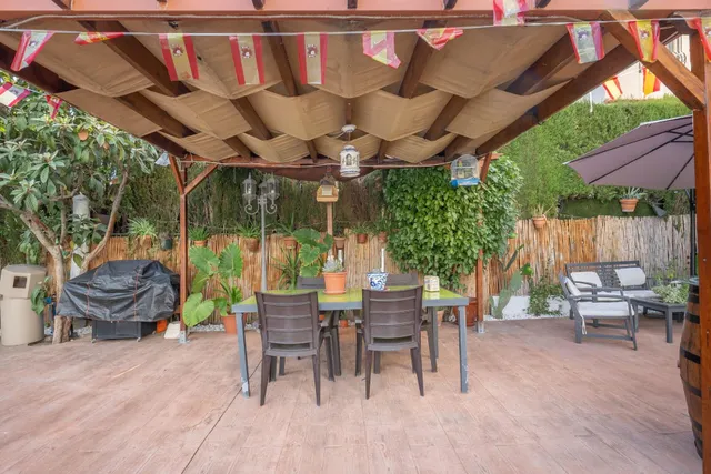 CHALET CON PISCINA Y JARDÍN A SOLO 10 MINUTOS DE GRANADA — 16