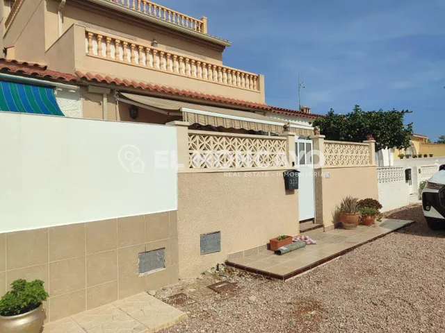 Fantástico adosado con solárium privado en la tranquila urbanización de El Chaparral, La Siesta, junto a Torrevieja, Costa Blanca — 22