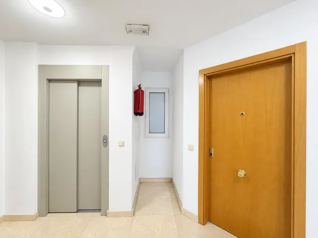 Piso en planta baja de primera transmisión, luminoso y con 3 habitaciones — 27