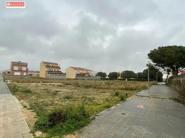 ¡PARCELA URBANA EN LLORENÇ DEL PENEDES!