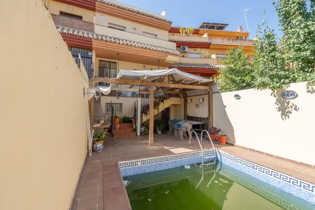 VIVIENDA UNIFAMILIAR ADOSADA EN OGIJARES — 31