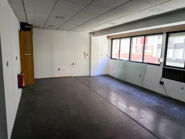 Piso 120 m2, en el centro de Carballo. - foto 4