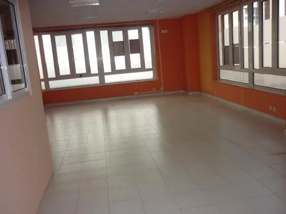 OFICINA EN EL CENTRO DE PONFERRADA CON 3 DESPACHOS — 6