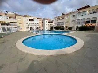 Acogedor Apartamento de 2 habitaciones con Piscina Comunitaria en Alquiler — 18