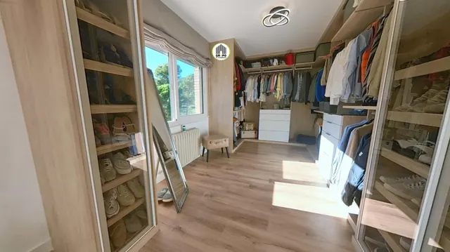 Casa reformada de tres plantas con piscina, jacuzzi, gimnasio, sauna  y vistas a parque natural — 23