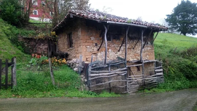 CASA DE PIEDRA EN BUSLOÑE - MORCÍN. PARA REFORMAR. - foto 2