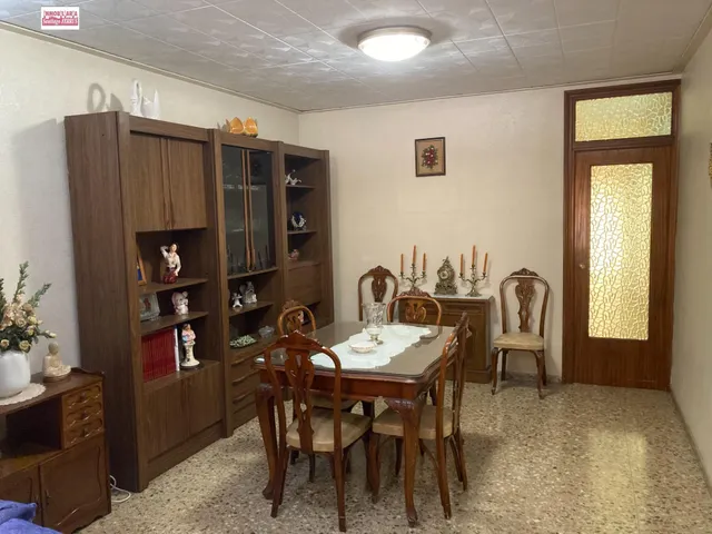VENTA DE EDIFICIO FAMILIAR EN BENIFAIO (VALENCIA) — 4