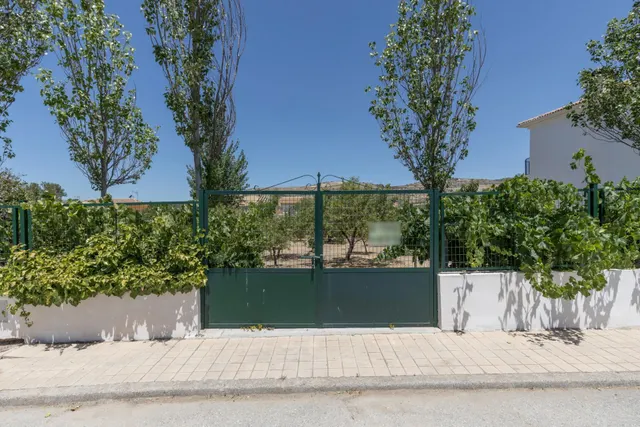 Terreno urbano en la aldea de los Bermejales, termino de Arenas del Rey — 2