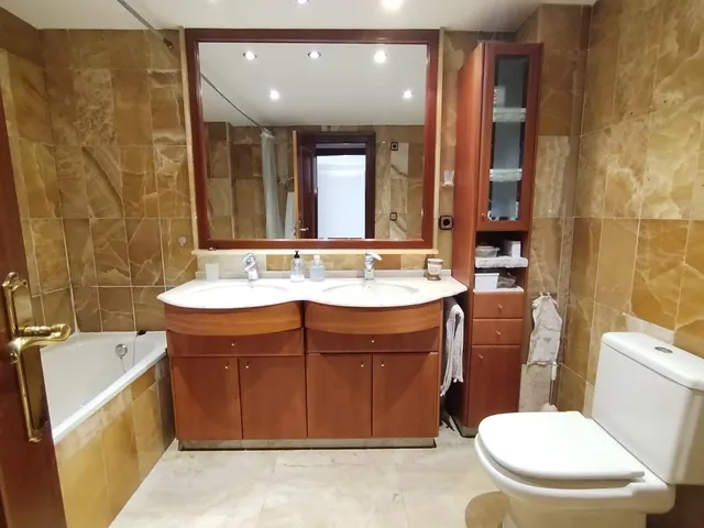 Soberbio piso en Avenida Ramón y Cajal — 23