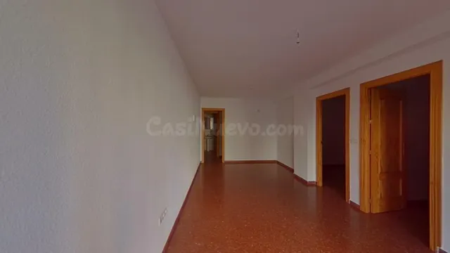 Venta de Piso Sin Posesión en Granada — 4