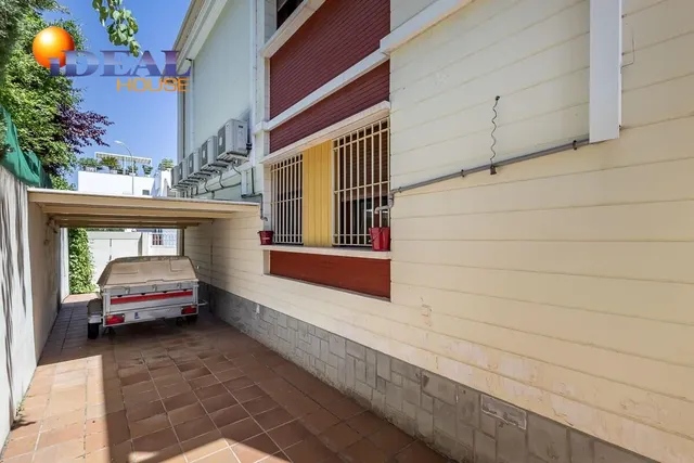 Chalet Exclusivo en Camino Bajo de Huétor — 35