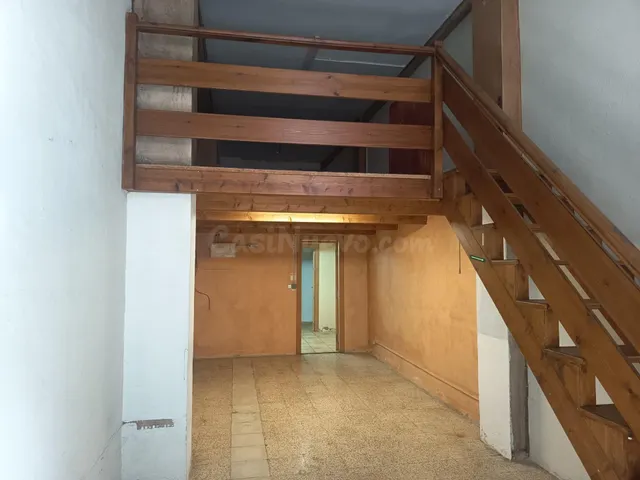 Local Comercial con Sobretecho.