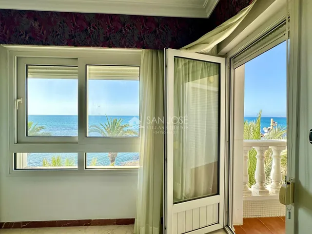 VENTA DE PISO EN TORREVIEJA, PRIMERA LÍNEA DE PLAYA Y VISTAS AL MAR — 22