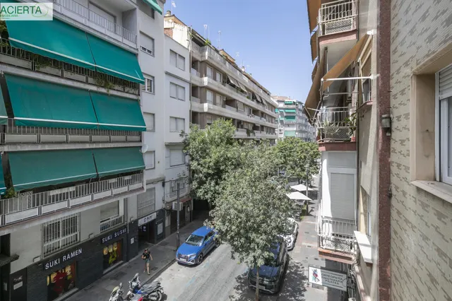 ✨ EXCLUSIVO PISO DE 253 m2 EN GRANADA CENTRO – 2.800 €/MES DE RENTABILIDAD — 9
