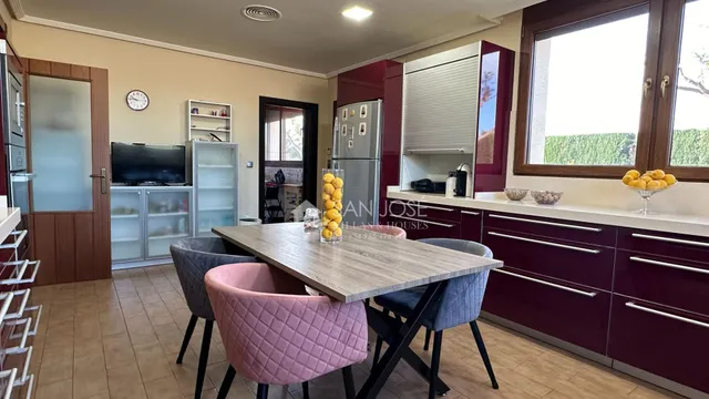 VENTA DE ESPECTACULAR CHALET DE LUJO EN ASPE, ZONA CARRETERA DE HONDON — 46