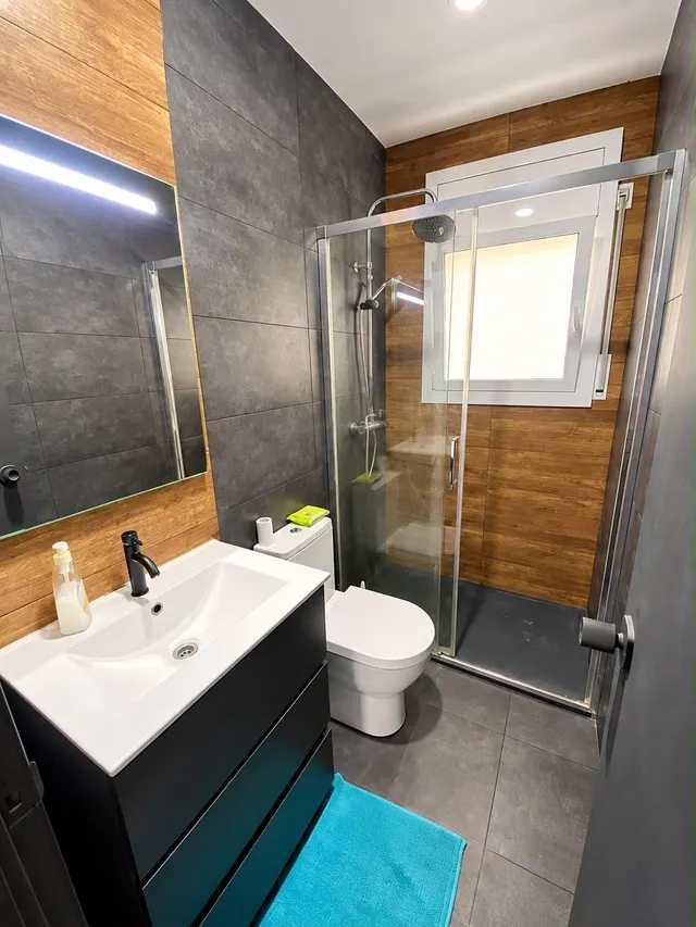 Casa pareada con jardín privado, dos terrazas y amplio garaje en Calafell — 25