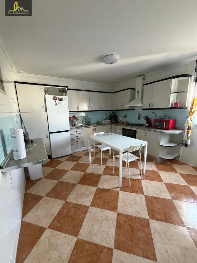 GRAN CASA INDEPENDIENTE EN LA MILAGROSA 260m2 - foto 2