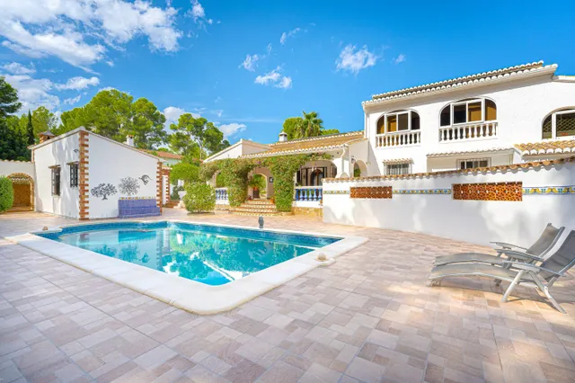 Villa Montgó. Villa tradicional en venta en las laderas del Montgó, entre Dénia y Jávea. — 48