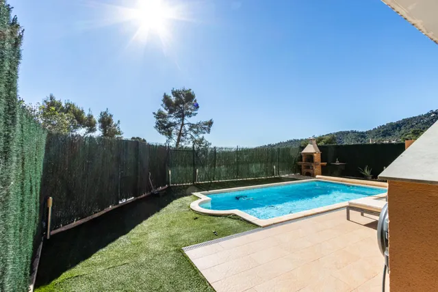 Espectacular Casa en Castellar del Vallès — 17